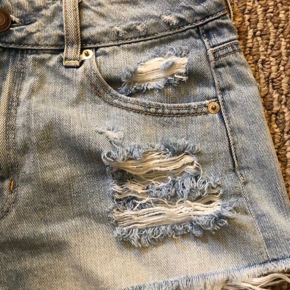 American Eagle Distressed Denim Shorts - Picture 3 of 4